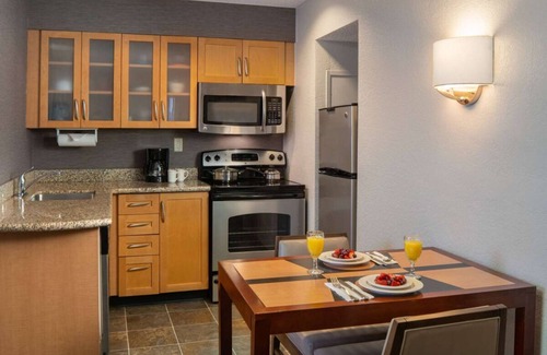 Brentwood Apartamento | Suite w/ Free Breakfast, Pets Are Welcome, Short Drive To Johnny Cash Museum!
