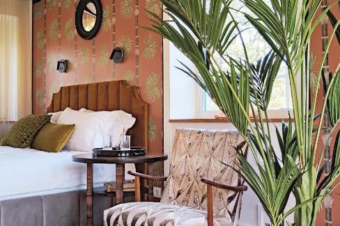 Kaunas Casa | Suite with private bathroom at three bedroom interwar Villa Grabyte with daily spaces to share by pine forest on the bank of the river- 8min by car from old town