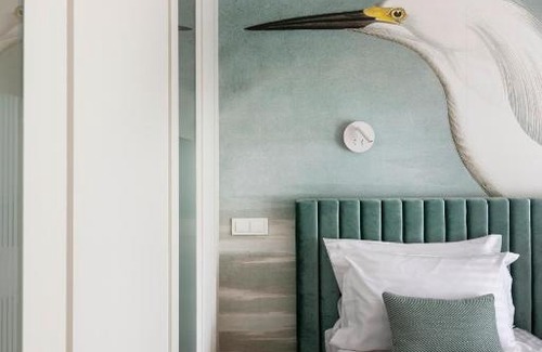 Kaunas Casa | Suite with private bathroom at three bedroom interwar Villa Grabyte with daily spaces to share by pine forest on the bank of the river- 8min by car from old town
