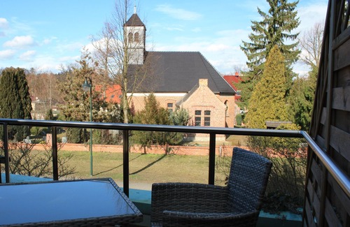 Bad Saarow Apartamento | Suite con terraza y vistas a la iglesia, acceso al lago - Ferienhof Löschebrand