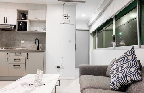 Las Peñas Apartamento | Suite con vista al cerro Santa ana con GYM