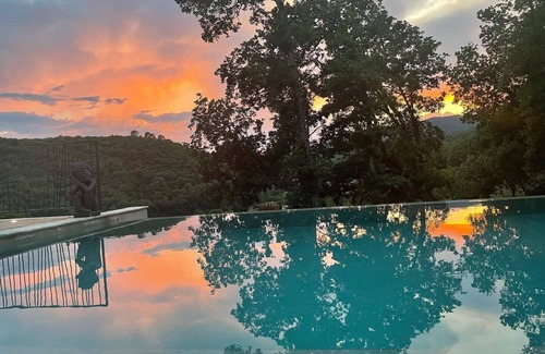 Saint-Jean-du-Pin Casa | Suite with whirlpool bath in the heart of the Cevennes mountains