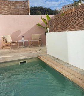 Centro Apartamento | SUITES 9 MALAGA, three unique suites with private plunge pool