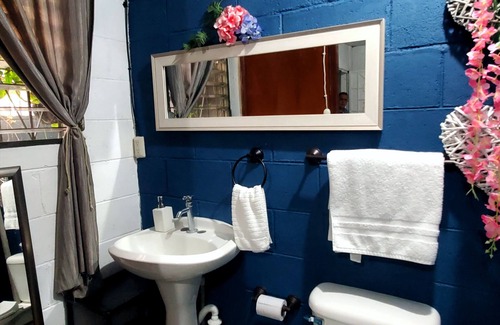 San Salvador Hotel | Suites Madero San Benito