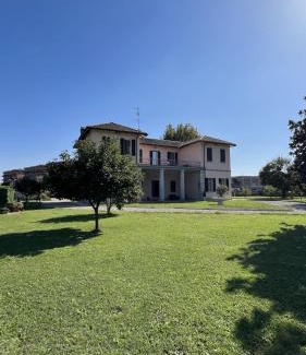 Rozzano Apartamento | Suites Mansion
