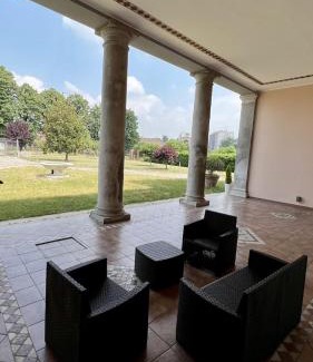 Rozzano Apartamento | Suites Mansion