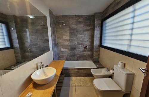 Belgrano Apartamento | Suizo I con vista al lago y Estac