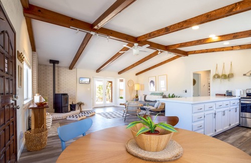 Monument Manor Casa | 🌵 Sukha Life Retreat - Beautiful Views, Close to JTNP Entrance w/Hot Tub 🌵