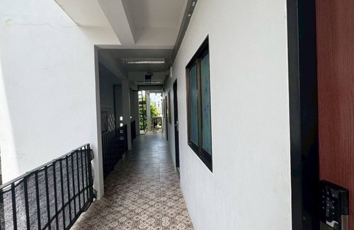Dok Mai Apartamento | Sukhum Suvarnabhumi Airport Guest House
