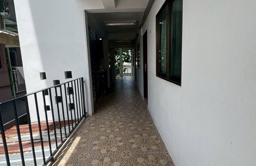Dok Mai Apartamento | Sukhum Suvarnabhumi Airport Guest House
