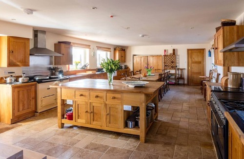 Tarbert Casa | Suleskerry: stunning views, hot tub & games room