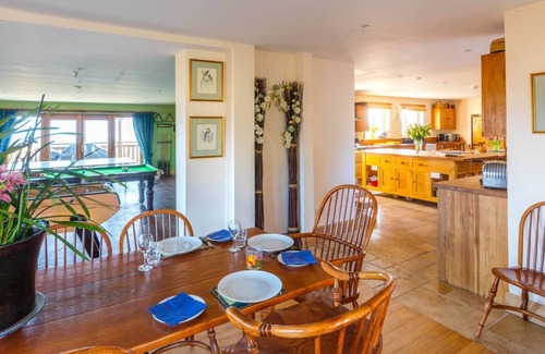 Tarbert Casa | Suleskerry: stunning views, hot tub & games room