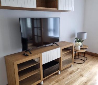 Carrickfergus Casa | Sullatober House with hot tub and games room