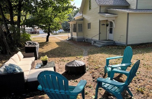 Manistee Casa | Sullivan Summer House - walk to downtown + beach