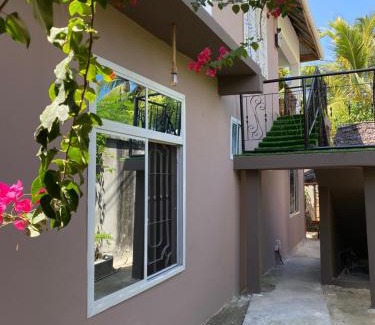 Bwejuu Beach Cama Y Desayuno | Sumaku Beach House