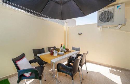 Mellieha Apartamento | Summer Breeze 3 Bedroom Family Maisonette with sunny terrace in Mellieha - by Getawaysmalta