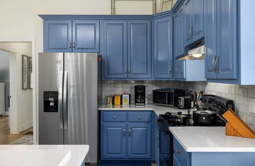 Forest Park Casa | Summer Breeze - 3BR/Backyard & Deck/Families