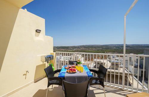 Mellieha Apartamento | Summer Breeze apartment with terrace with Panoramic views - by Getawaysmalta