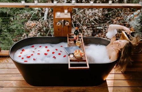 Wildwood Casa | Summer Breeze at Willow Treehouse -Treetop Escapes