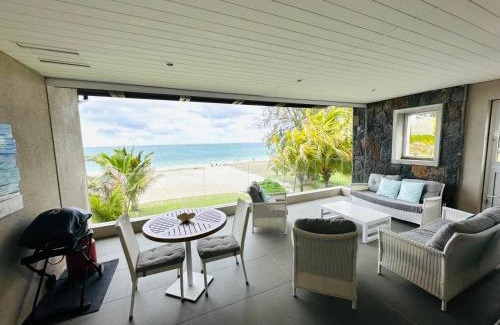 Pointe D'esny Apartamento | Summer Breeze Beachfront Luxury Apartment Pointe d'Esny