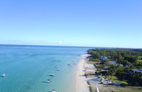 Pointe D'esny Apartamento | Summer Breeze Beachfront Luxury Apartment Pointe d'Esny