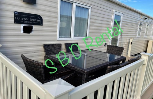 Clacton-on-Sea Complejo | Summer Breeze Deluxe Caravan Rental