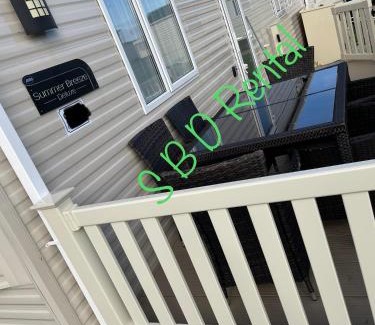 Clacton-on-Sea Complejo | Summer Breeze Deluxe Caravan Rental