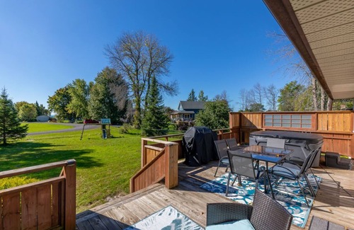 Brighton Casa | Summer Breeze Lakeside House with Beach Access and HOT TUB