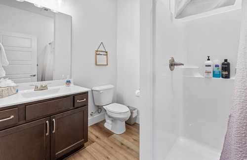 Table Rock Casa | Summer Breeze -- Sleeps 17 6 Bedroom Home by RedAwning