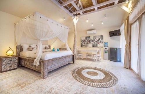 East Sumba Complejo | Summer Bungalow, Ideal for Families, One Room with 2 Beds, Separated Sleeping Corner, Shower, AC, 2 TVs