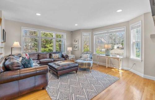 Summersea Casa | Summer by the Sea - Central to all beaches & ponds