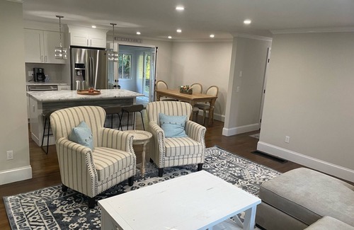 Northwest Harwich Casa | Summer Escape! Fire pit, Weber Grill and Tesla Charger