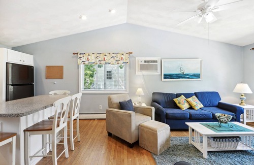 Saunderstown Casa | SUMMER ESCAPE