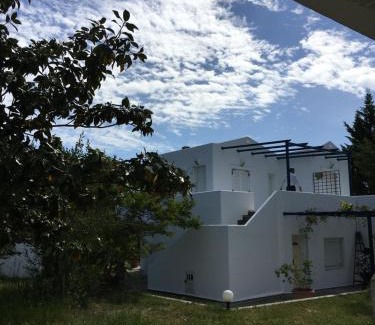 Kriopigi Casa | Summer Family House with sea view and garden