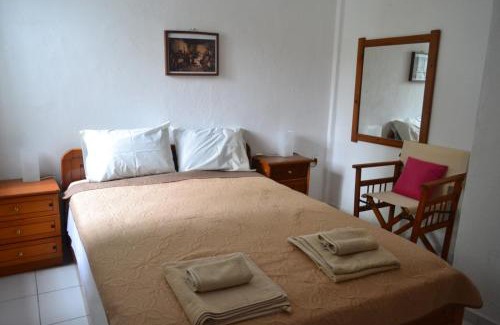 Kriopigi Casa | Summer Family House with sea view and garden