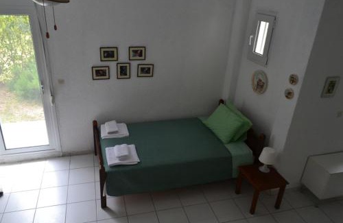 Kriopigi Casa | Summer Family House with sea view and garden