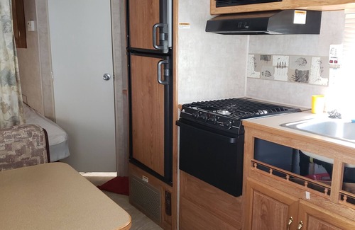 Marylhurst Casa | Summer Fun Camper with hot tub