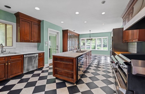 Westport Casa | Summer, FURNISHED: CENTRAL WESTPORT ESTATE, 60' pool: 2 mins to beach/town/train