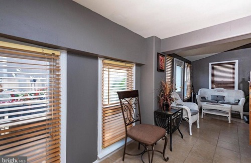 Ventnor City Apartamento | Summer getaway 1 block from beach, sleeps 5-6 (Close to AC & OC!)