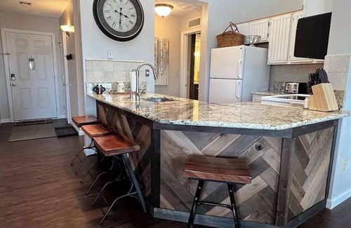 Hidden Valley Condominio | Summer Getaway: Hiking, Swimming, Fishing, Biking, Golfing, Ski In/Out + more