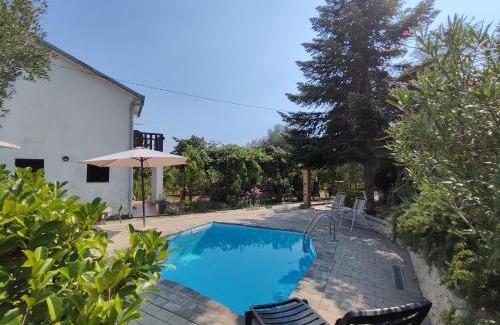 Trn Casa | Summer House - Adonis