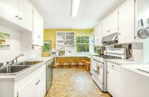 Northeast Harbor Casa | Summer House on Shore Road!