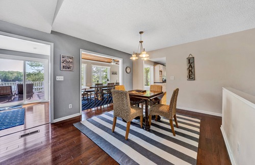 Huddleston Casa | Carril verano! No despertar Cove / FirePit / Barcos / Hot Tub / WIFI / Gameroom / Cabana / Lote plana!