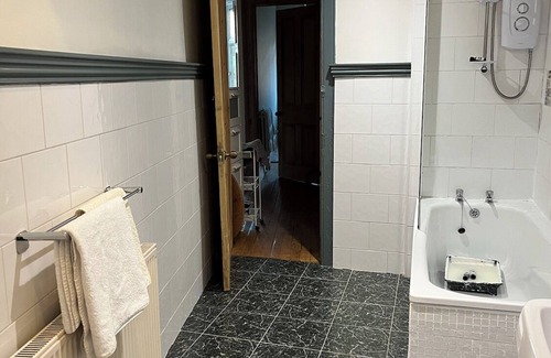 North West Apartamento | Summer Let - Flat avail for 3 Months - West End 7th June to 5th September 2025