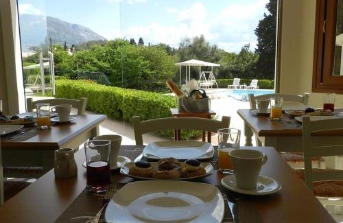 Ipsos Complejo | Summer Nights Bed & Breakfast