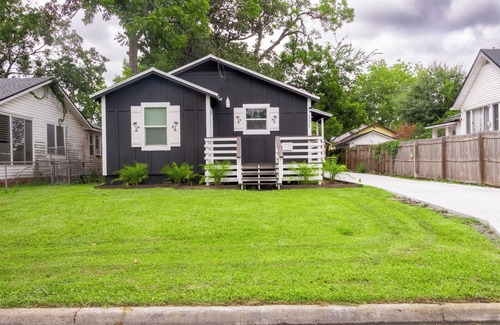 Murray Hill Casa | ~Summer's Last Cottage Sleeps 7 Hammock Haven~