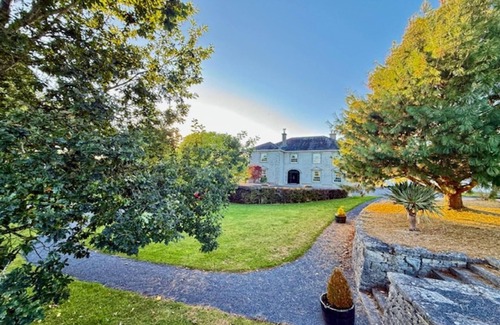 Holycross Casa | Summer Sale! Beakstown House Luxurious 5-bed Villa