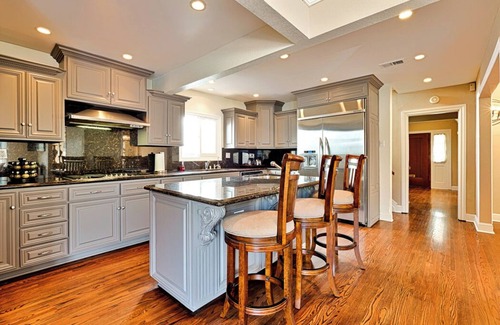 Los Feliz Casa | FALL SPECIALS - Magnificent Hollywood Hills Home Nestled in Celebrity Enclave