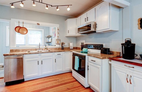 Swannanoa Casa | Summer Sale! Near downtown Asheville, Warren Wilson, & Blue Ridge!