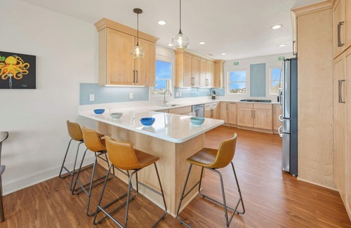 Wind Over Waves Casa | Soundfront Dog Friendly w/ Pool, Hot Tub, Elevator, Private Windsports Access
